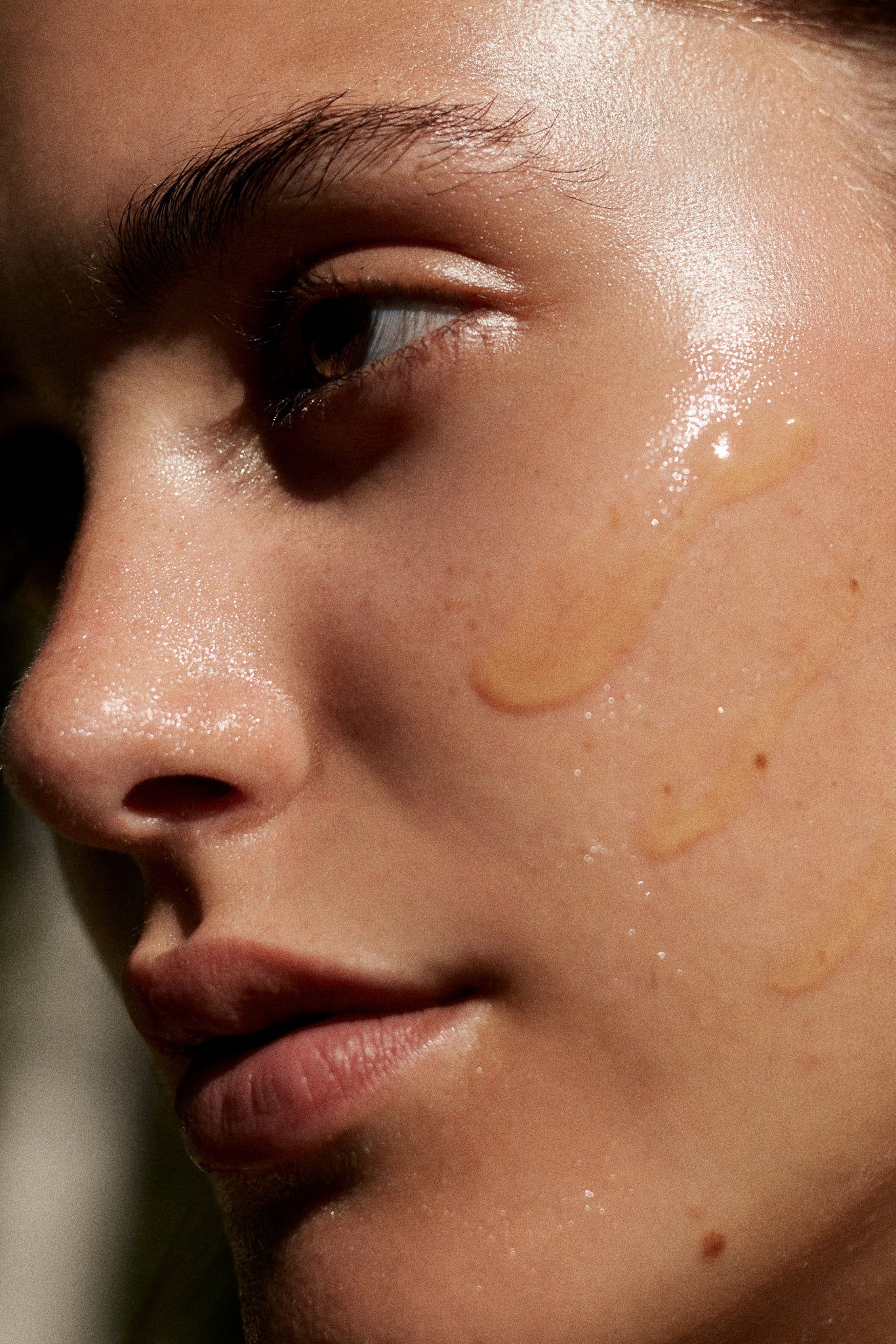 Image of a beautiful model using the Papaya & Pineapple Enzymatic Cleanser by Fields of Yarrow on her cheeks